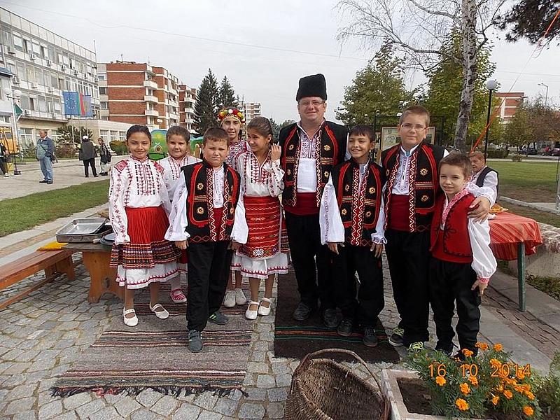 От Деница Цонева