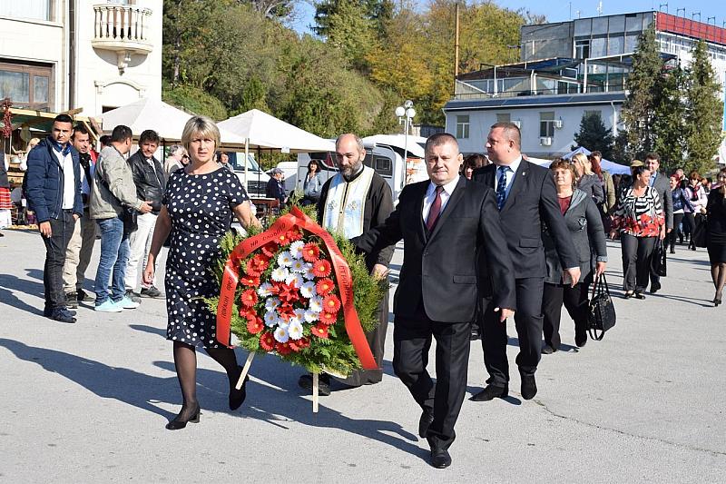 44111992 10205307861132528 8027602203336245248 o(1)